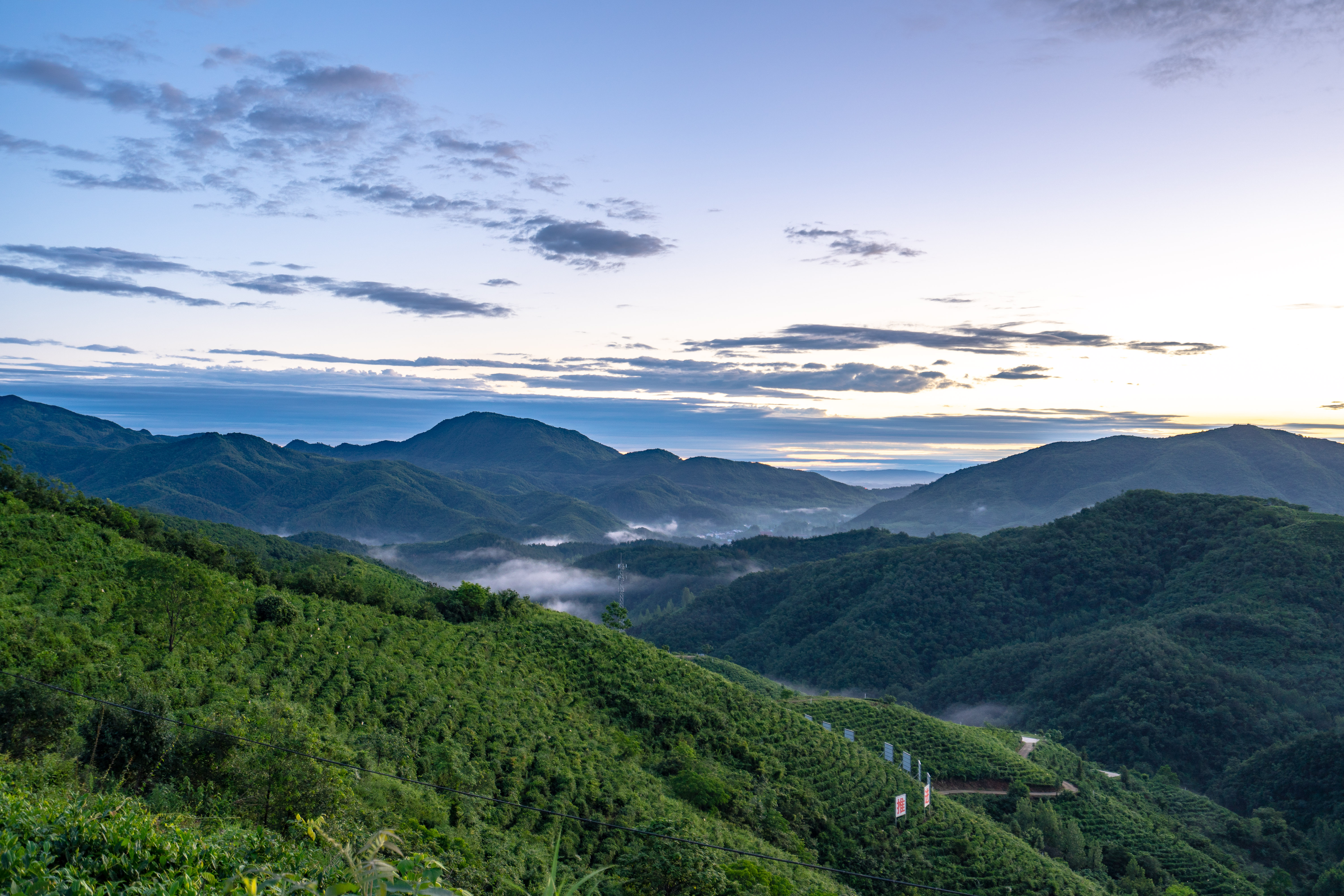 组图丨湖北南漳:雾绕空山恰似在人间_长江云 - 湖北网络广播电视台
