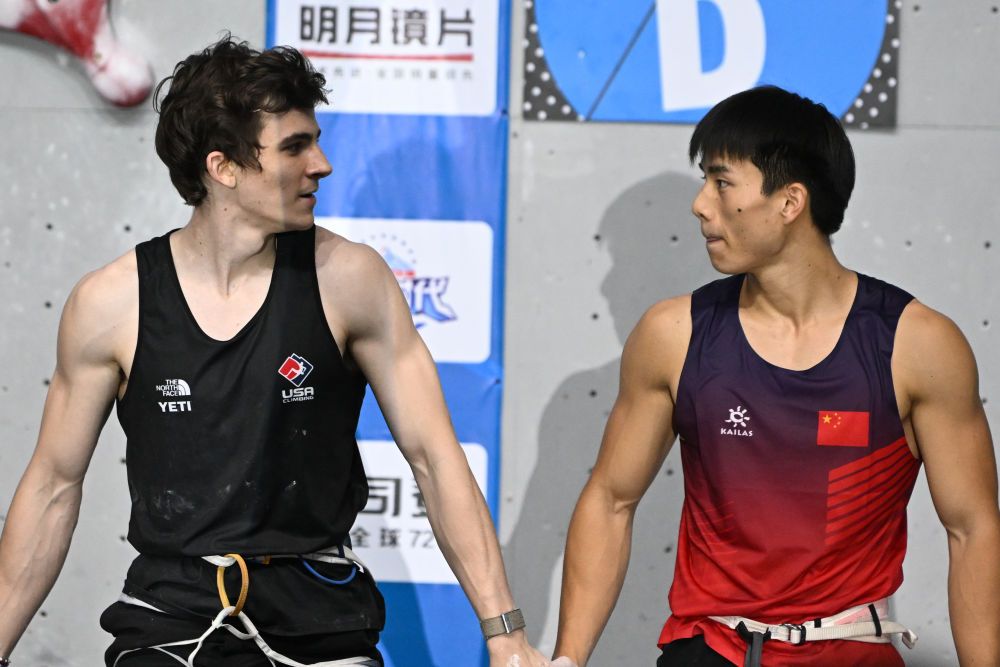 伍鹏打破男子速度攀岩亚洲纪录