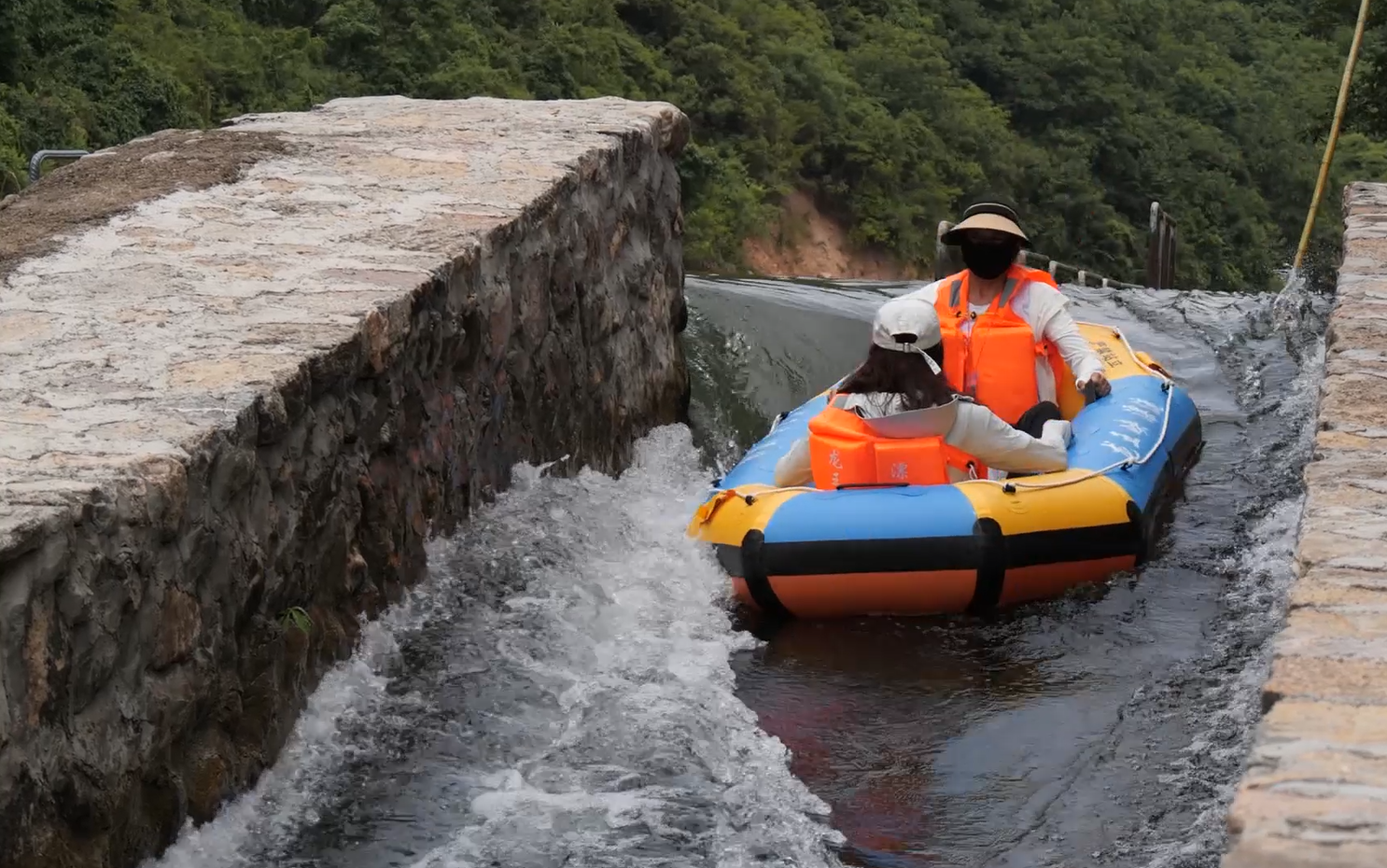 湖北南漳:乐享漂流   清凉一"夏"