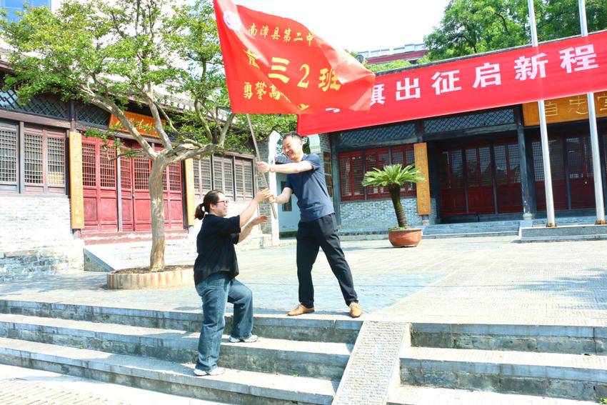 县第二中学举行2025届高三启动仪式