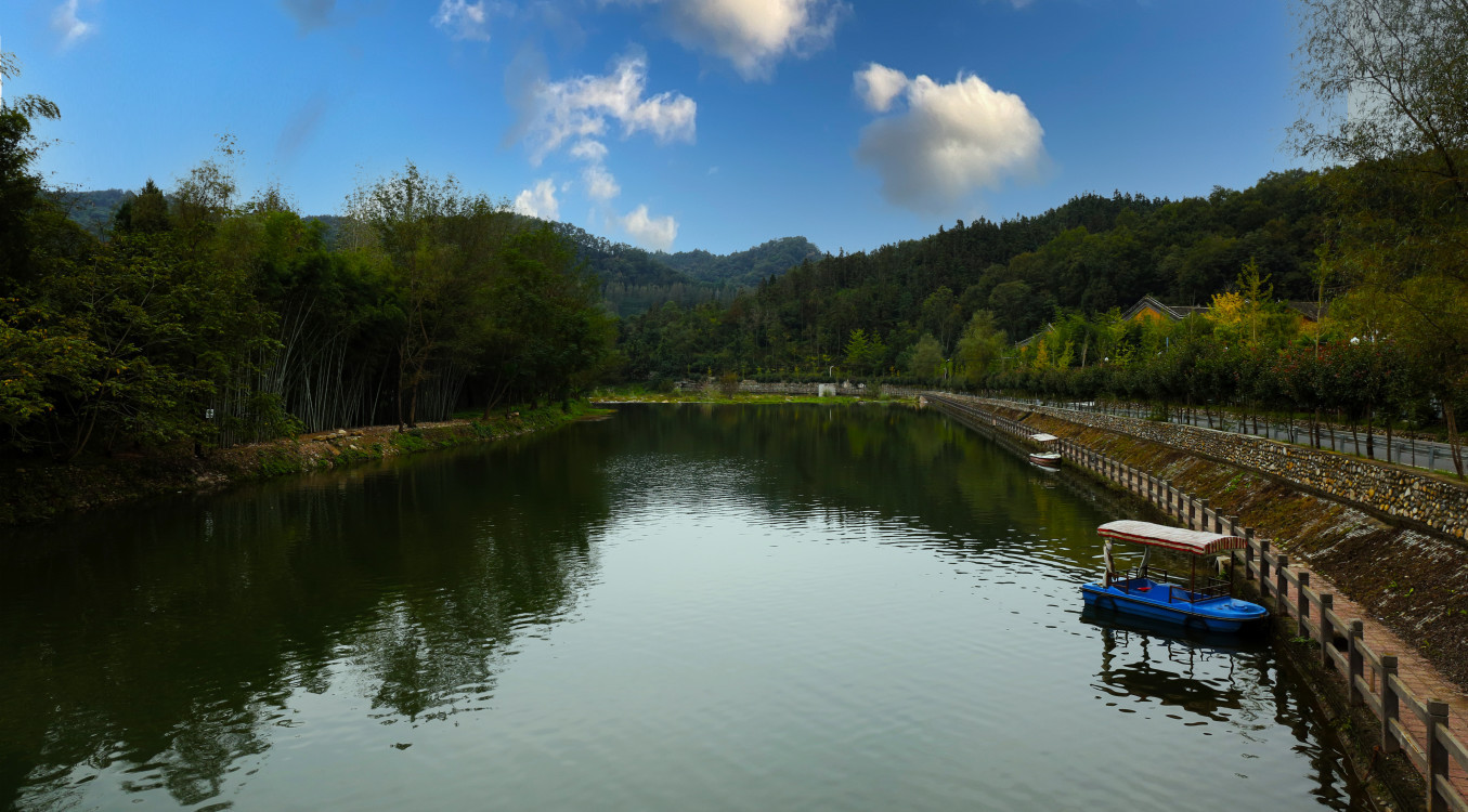学习强国谷城堰河村茶旅小镇山居时光