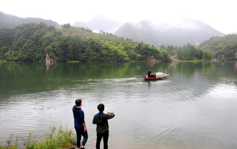 谷城县招商服务中心助力龙滩村脱贫