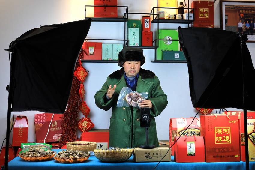 谷城人物丨李长建：独特的堰河味道 