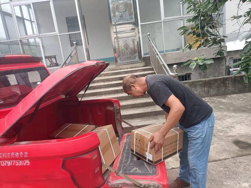 南河镇开展夏季消毒灭源 筑牢畜禽健康防线 