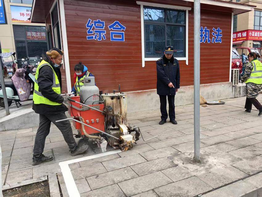 2000米停车线+“三坡道”改造！谷城城管让市民“停车入线”更方便 