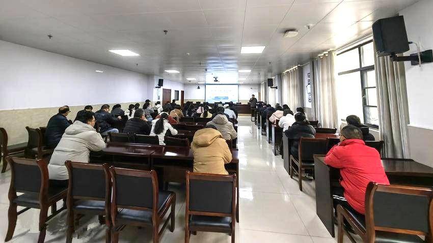 学习强根基 演练促提升——谷城县中医医院医护勤学实练护健康 