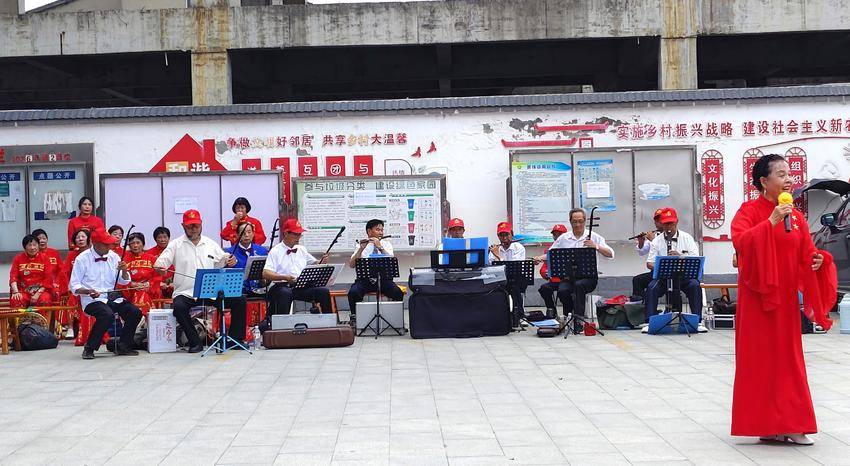“什样锦”下乡！石花镇杨溪湾村乡村广场变身民俗大舞台 