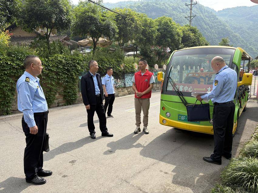 五一监管不打烊 谷城县市场监管局一线巡查筑牢民生安全防线