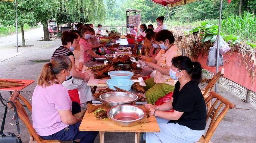 台上赛手艺 台下送温情！谷城茨河杨村村端午主题活动又甜又暖