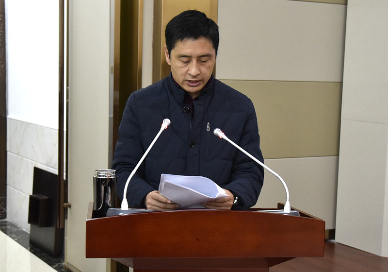 县十八届人大常委会第六次会议召开_云上保康