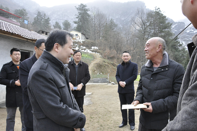 詹德昊到后坪镇开展走访慰问活动