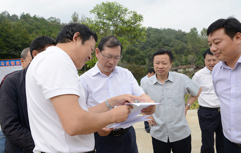 虞国旗到保康督办代表意见建议办理落实工作