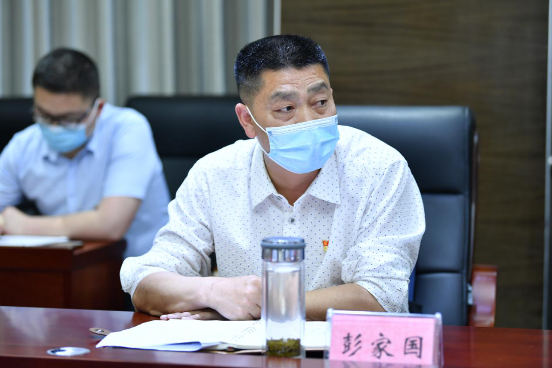 5.两峪乡党委书记彭家国通过此次专题读书班学习,主要有三点感触.