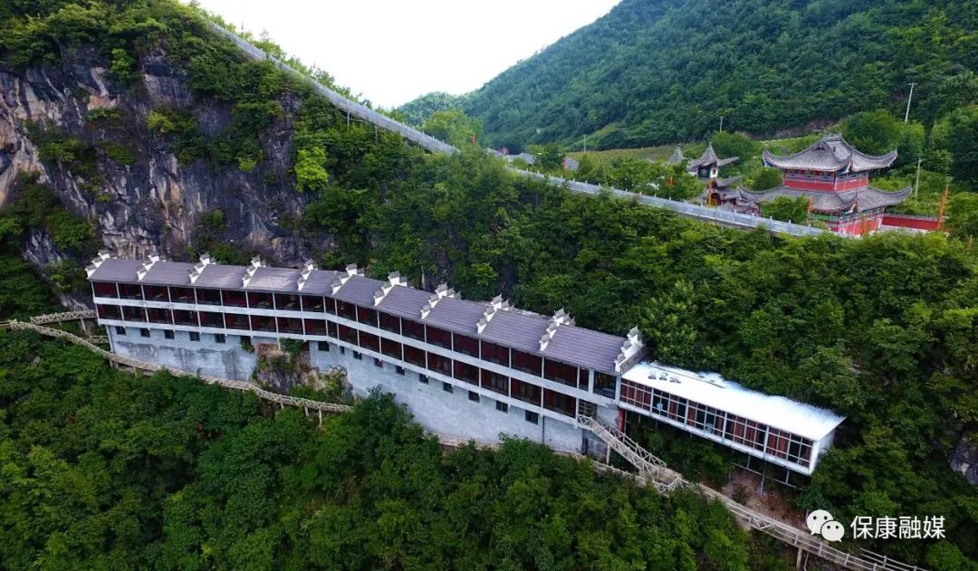 一镇一品,一镇一节,亮点纷呈,香炉山茶旅融合,蜡梅谷精品民宿,横冲与