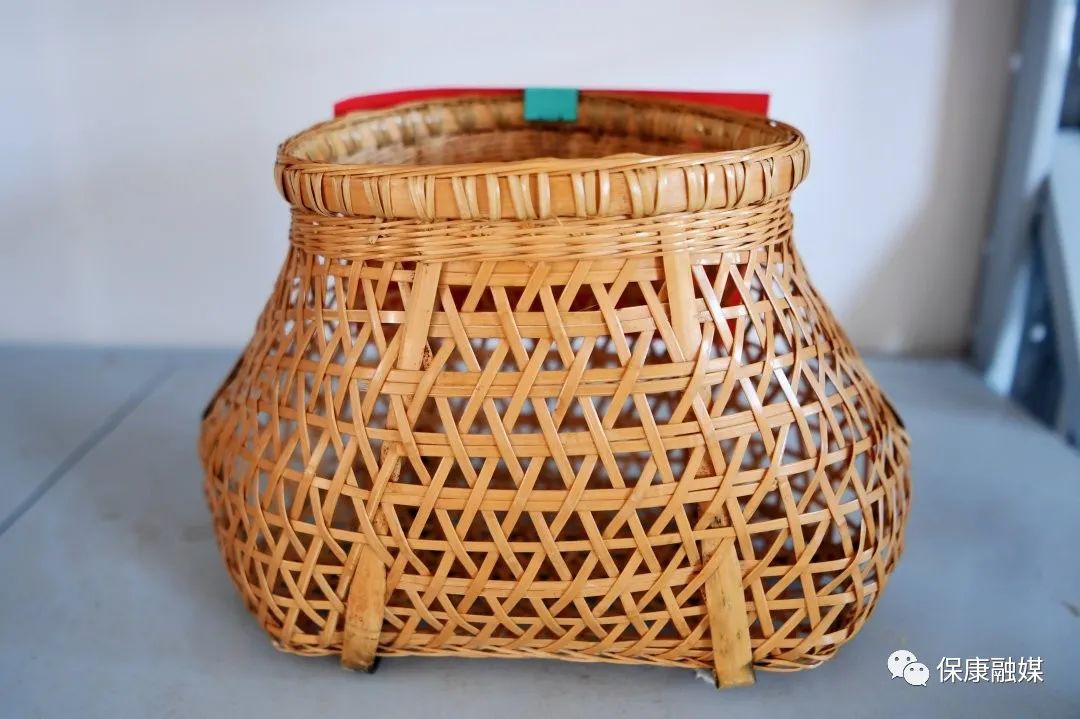 竹篾编织好日子!马良镇这个村的竹编产品让人爱不释手_云上保康