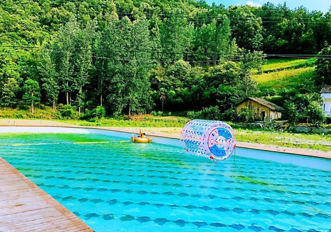 格栏坪村"中国最美休闲乡村"格栏坪村是鄂西荆山腹地的一块"净土",是