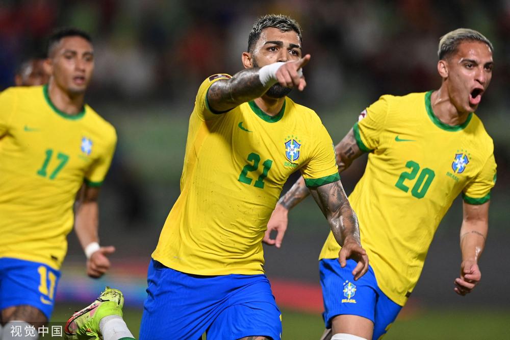 委内瑞拉的拉米雷斯先进球,马金尼奥斯为巴西扳平比分,巴尔博萨罚中