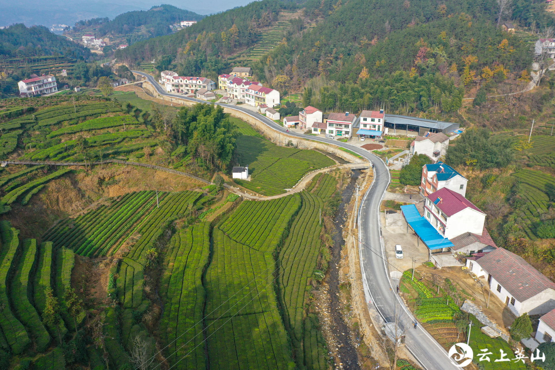用心打造英山"四好农村路" 开启美丽乡村新画卷