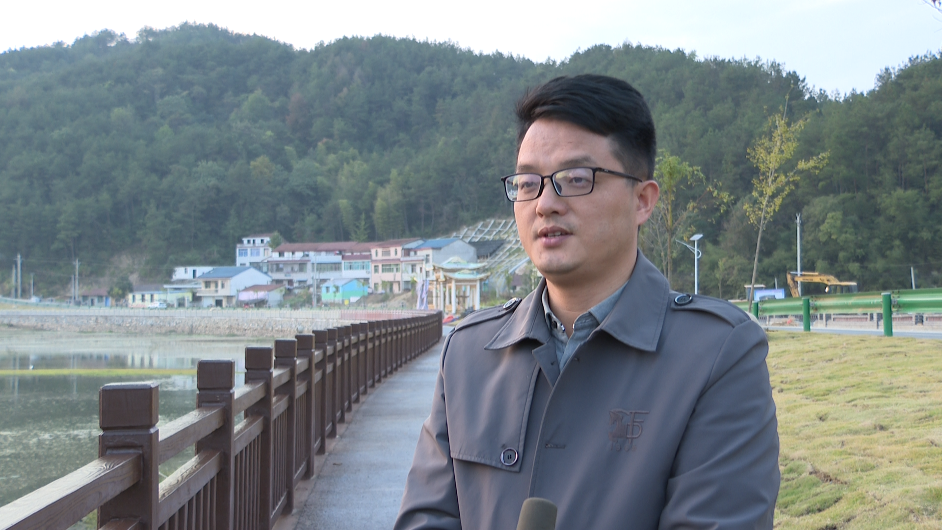 温泉镇镇长 余意朋:今年以来,温泉镇按照乡村振兴总要求,扎实开展