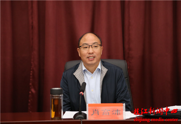 宣讲会上,宜昌市委组织部常务副部长肖高沛从鼓励干部争做"工匠 猛将"