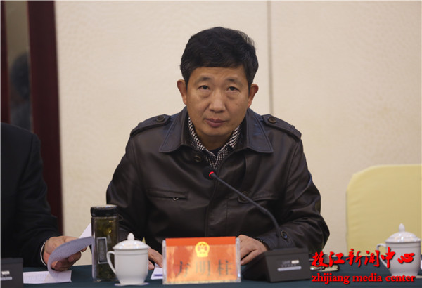 市六届人大二次会议举行各代表团召集人会议