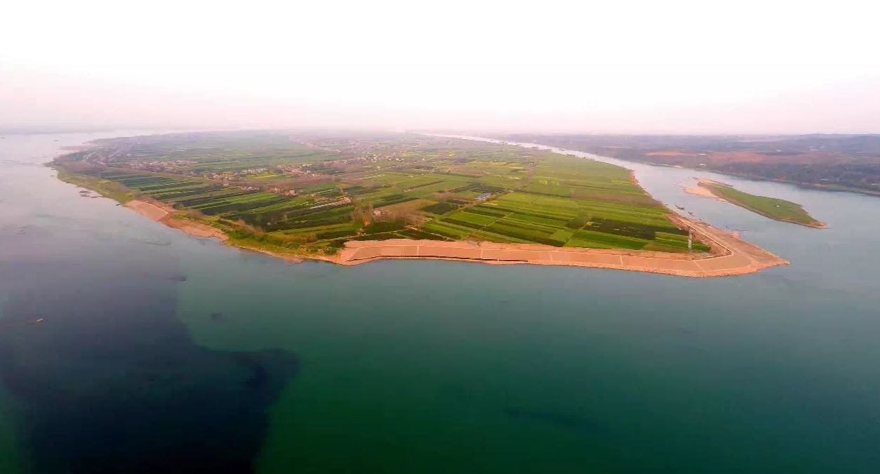 百里洲镇举行乡贤心融故土振兴家乡恳谈会