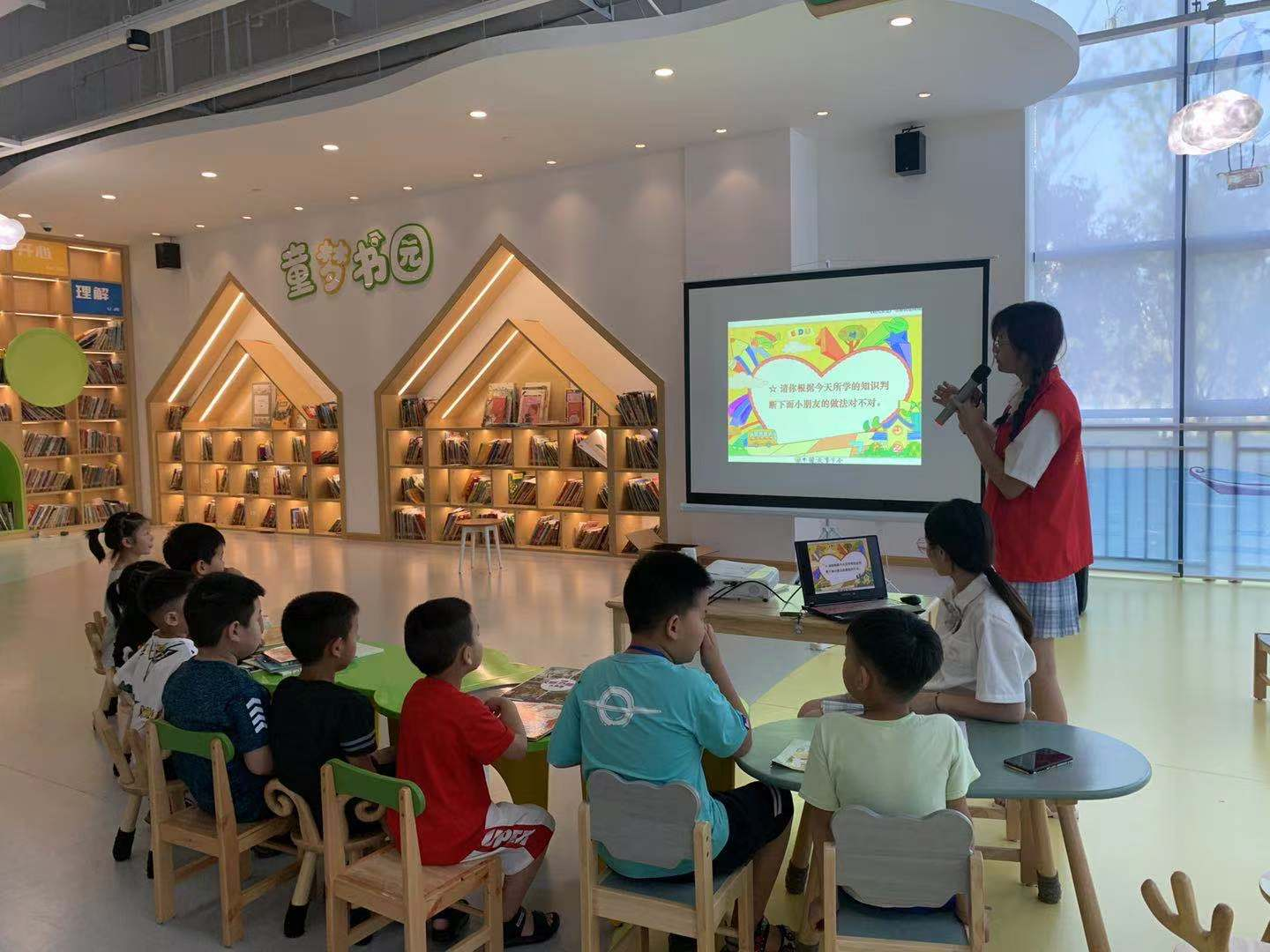 枝江市图书馆开展防溺水安全知识教育活动