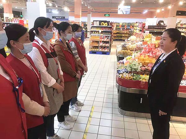 劳模风采为疫情后勤保障撑起一片天记中百仓储超市有