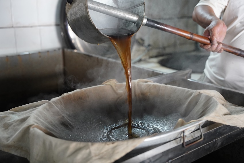 云南建水白朝兴醋坛子酿出乡愁味