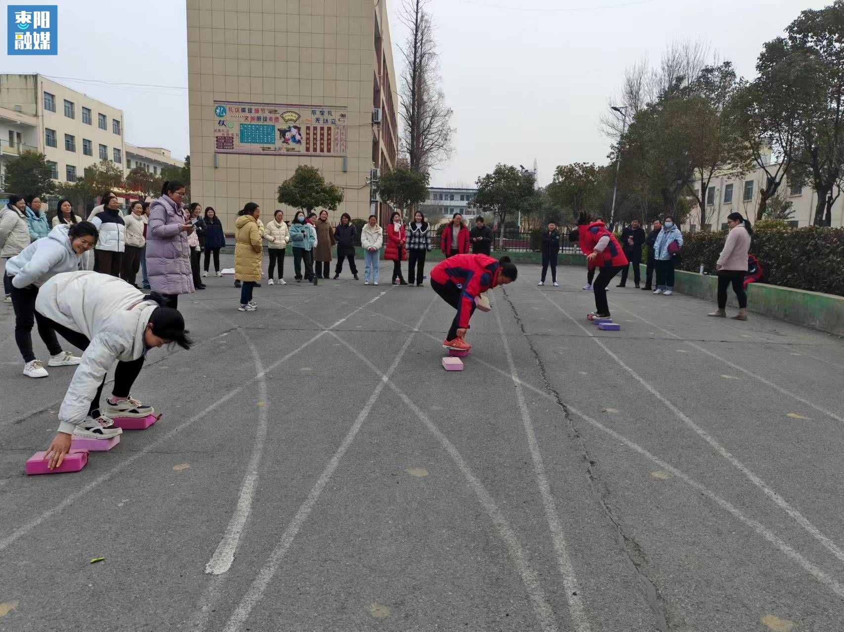 湖北枣阳巾帼绽芳华欢乐过三八