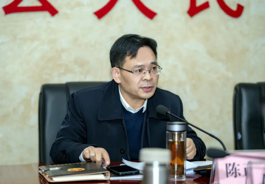 陈正红主持县政府党组2022年第一次集体学习