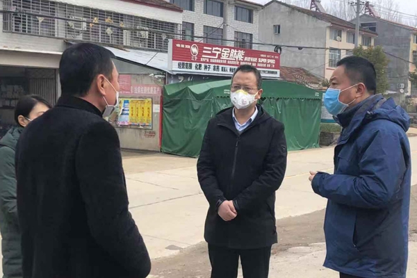 1月27日,襄阳市委督导组在宜城市委常委,组织部长宋军的引导下,到郑集