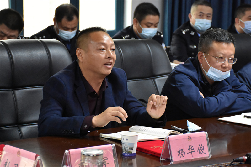 宜城20名警风警纪监督员"上岗"_云上宜城