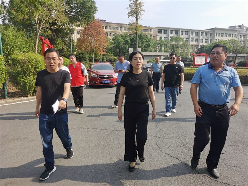 【创文进行时】宜城市领导检查城区环境卫生 迎接国庆节_云上宜城