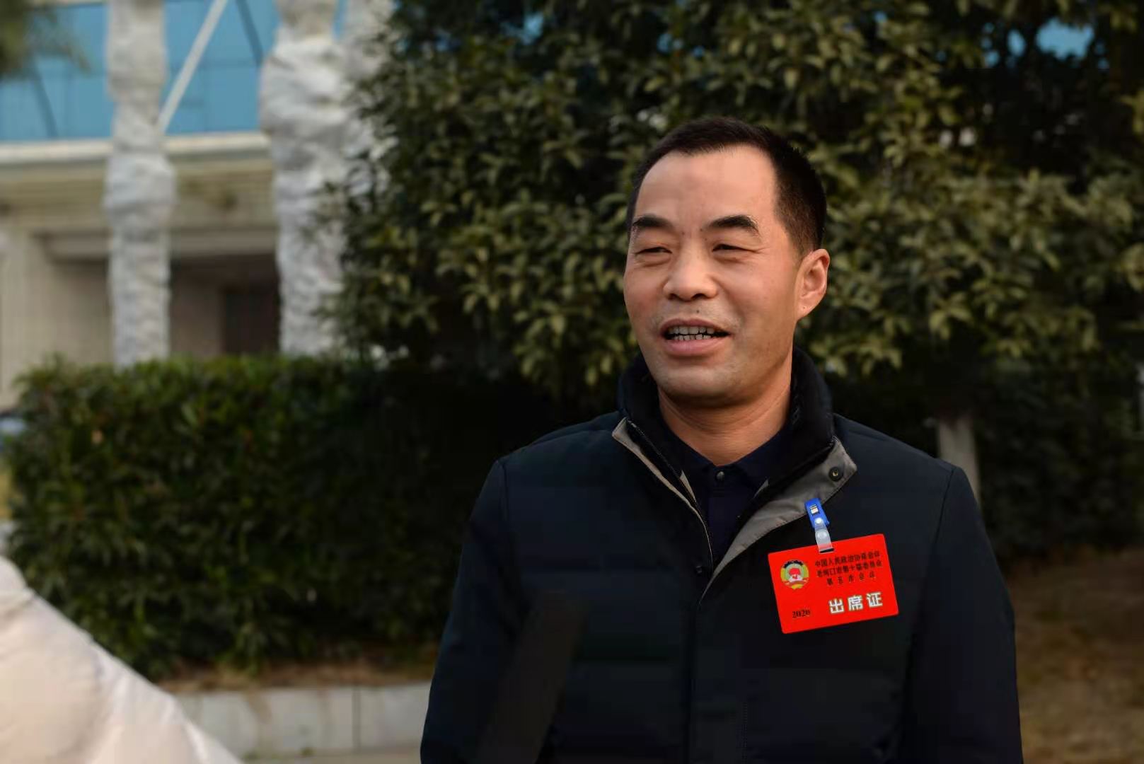 政协委员朱江涛说,人社系统将认真贯彻"两会"精神,紧紧围绕"六稳""六