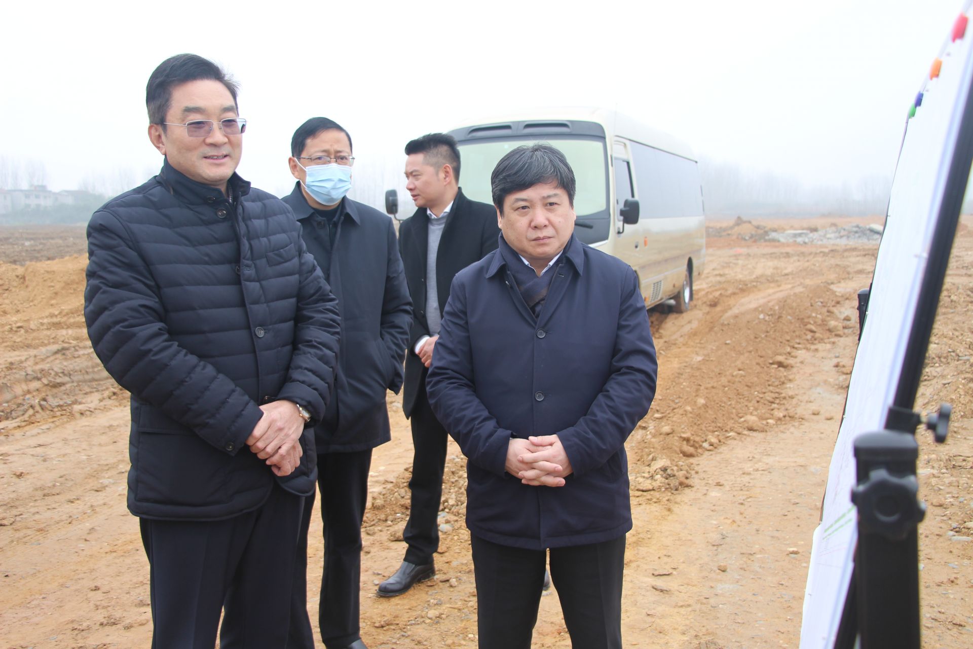 曹祖金冯玉强专题研究中力电动叉车项目_云上老河口