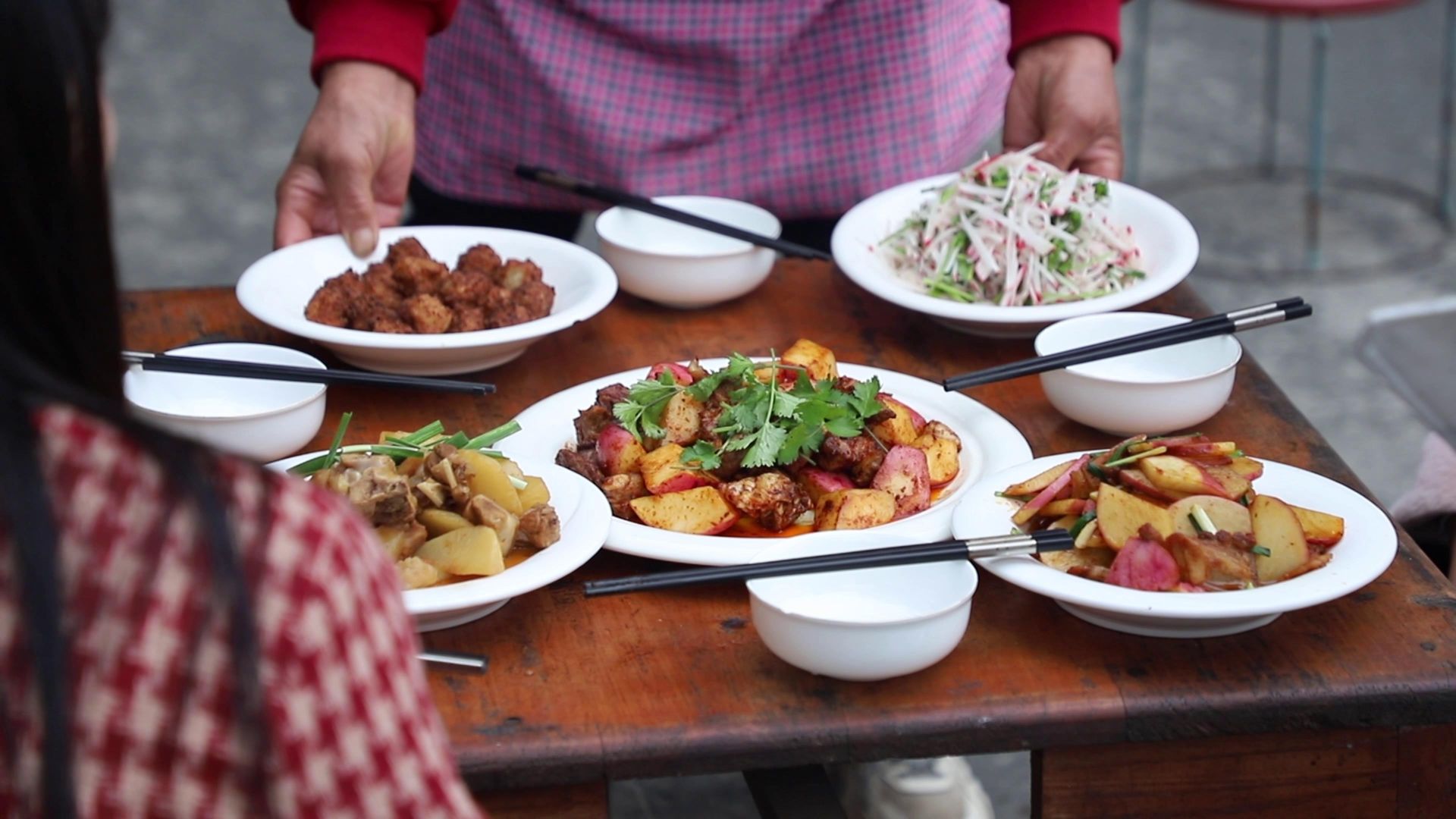 湖北老河口暖暖萝卜宴尽享小雪好食光