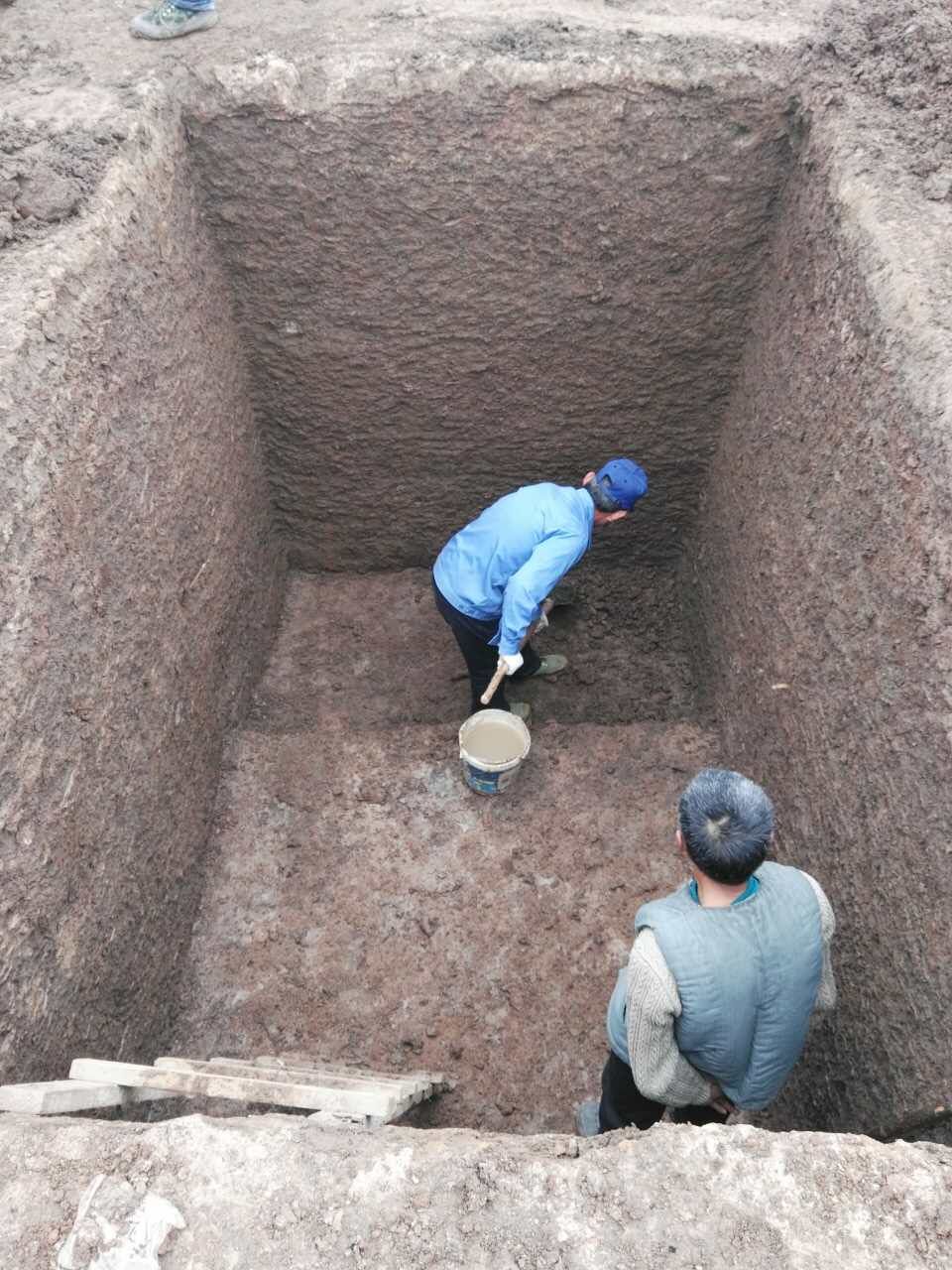 襄阳一工地发现近七十座秦汉时期墓葬