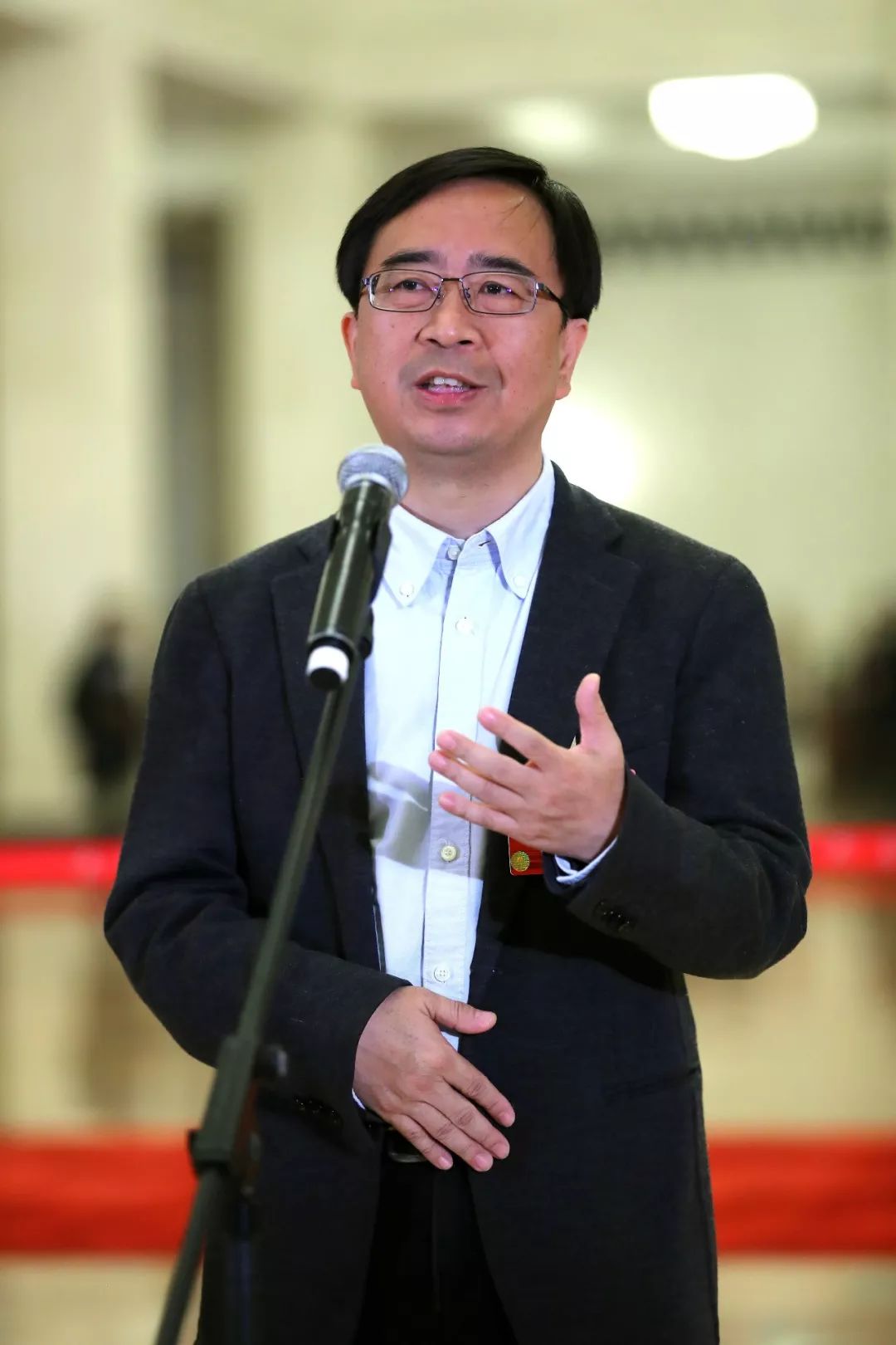 2018两会首场委员通道土生土长的湖北人吕忠梅亮相