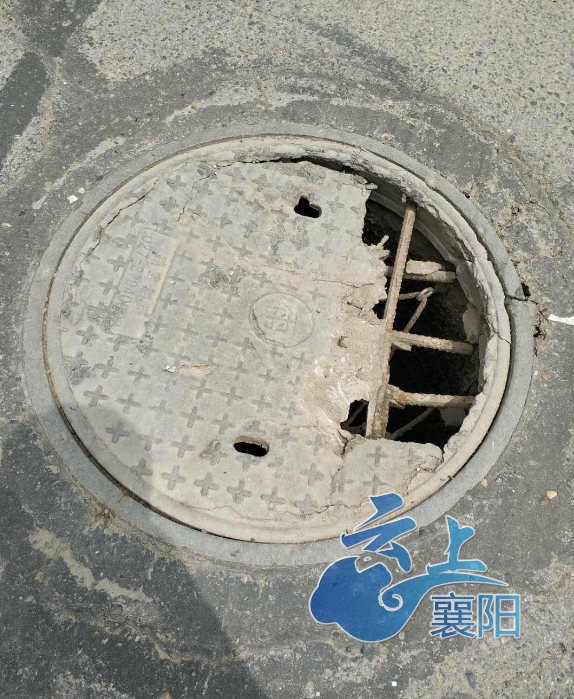 樊城一街道井盖破损严重 市民险遭意外_汉水襄阳