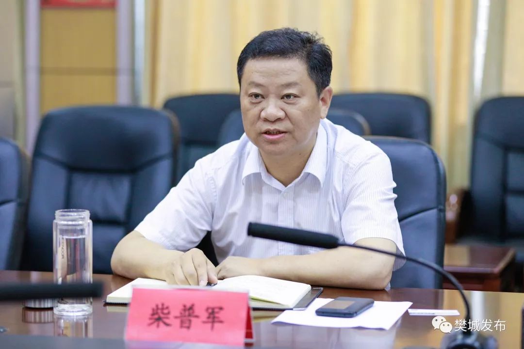 6月13日上午,区委书记柴普军,区委副书记,区长武义泉等与来访的汉口