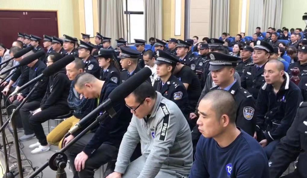 襄州法院审理认为,被告人樊廷军纠集被告人韩兴锋