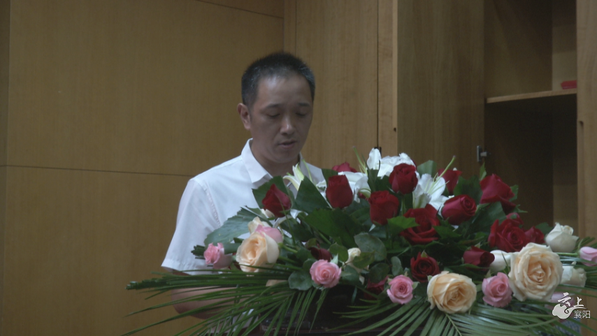 市供应链协会会长王凤江说:"我们物流讲的是运输环节,供应链从采购到