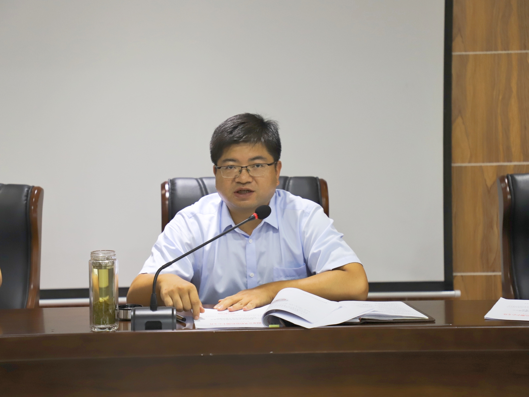 在细化落实工作任务时,王迪同志要求:"要强化组织领导,建立责任链条