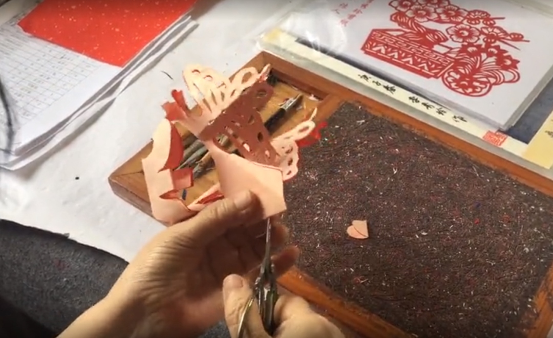 级非物质文化遗产"小红绣"国家级非物质文化遗产"老河口木版年画"锣鼓