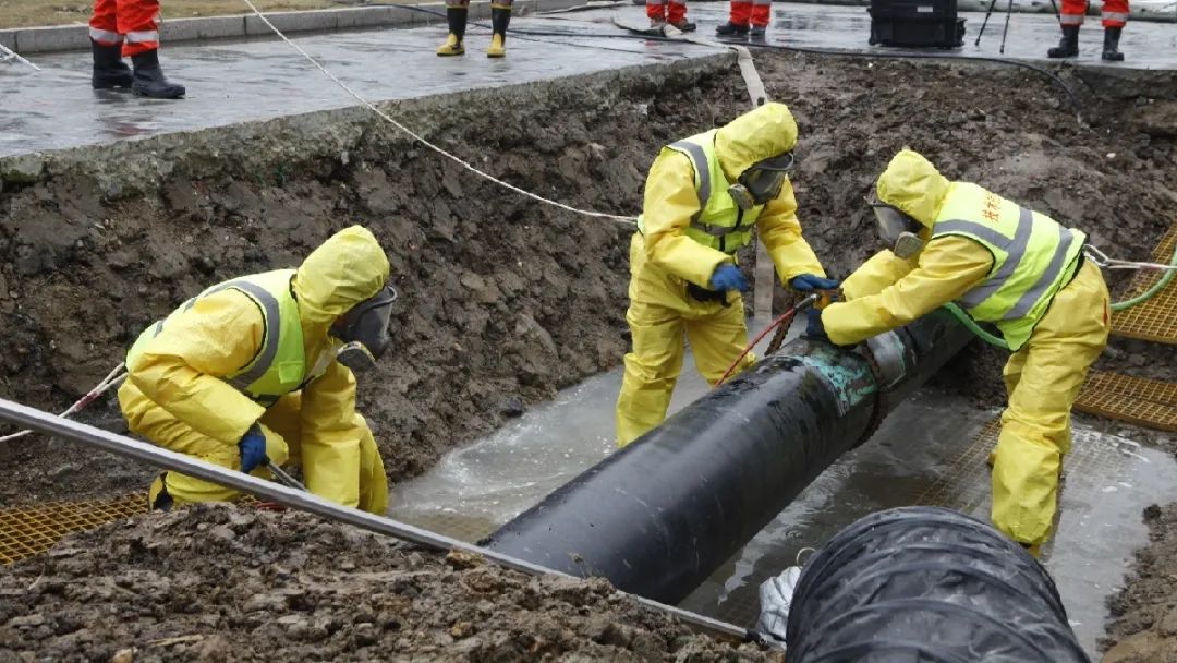 原油泄漏了莫慌这是一场输油管道泄漏应急演练