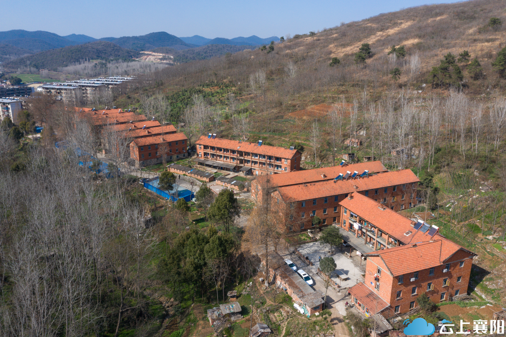 老厂房新景区：“胜利化工厂”宜城探原型