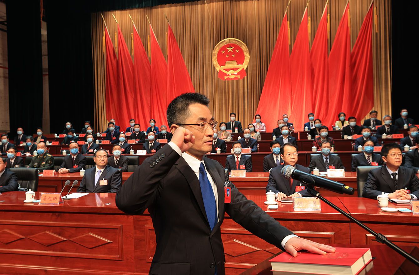 王太晖当选为襄阳市人民政府市长