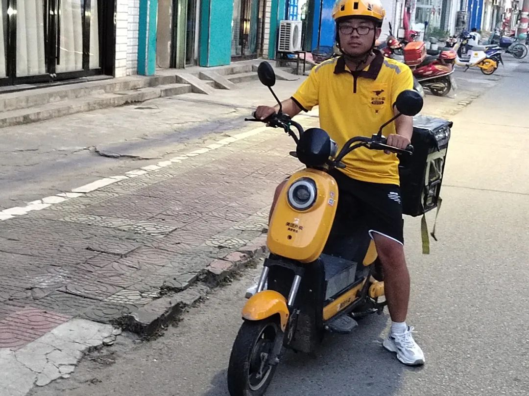 外卖小哥623分二进大学我是反面教材但青春不会再辜负