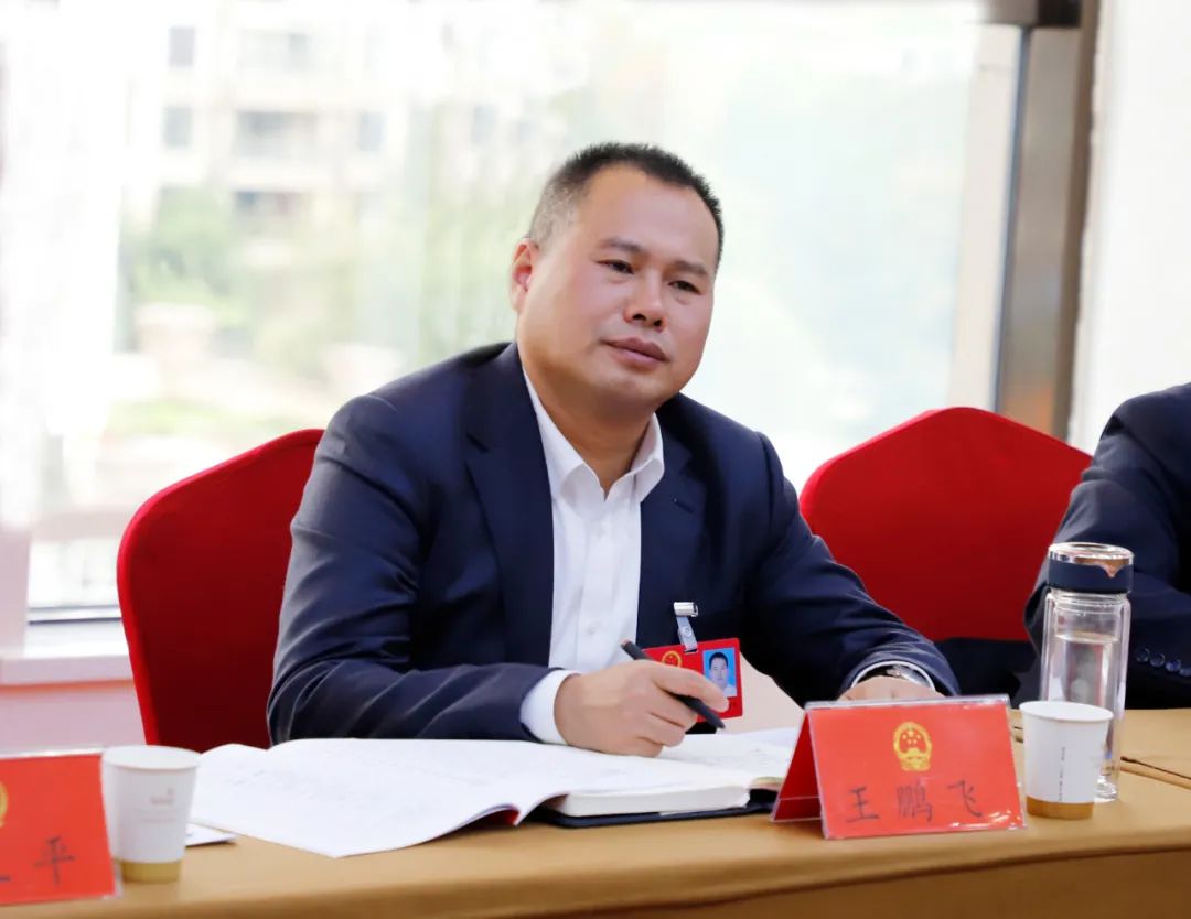 11月9日上午,樊城区委副书记,代区长王鹏飞先后来到樊城区七届人大